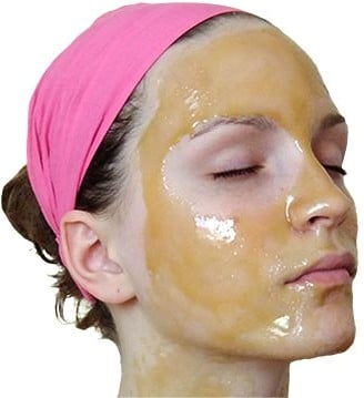 Make an olive oil face mask for wrinkles treatment at home