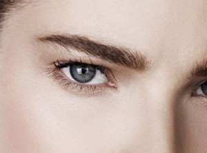Fuller Eyebrows with Vaseline Petroleum Jelly